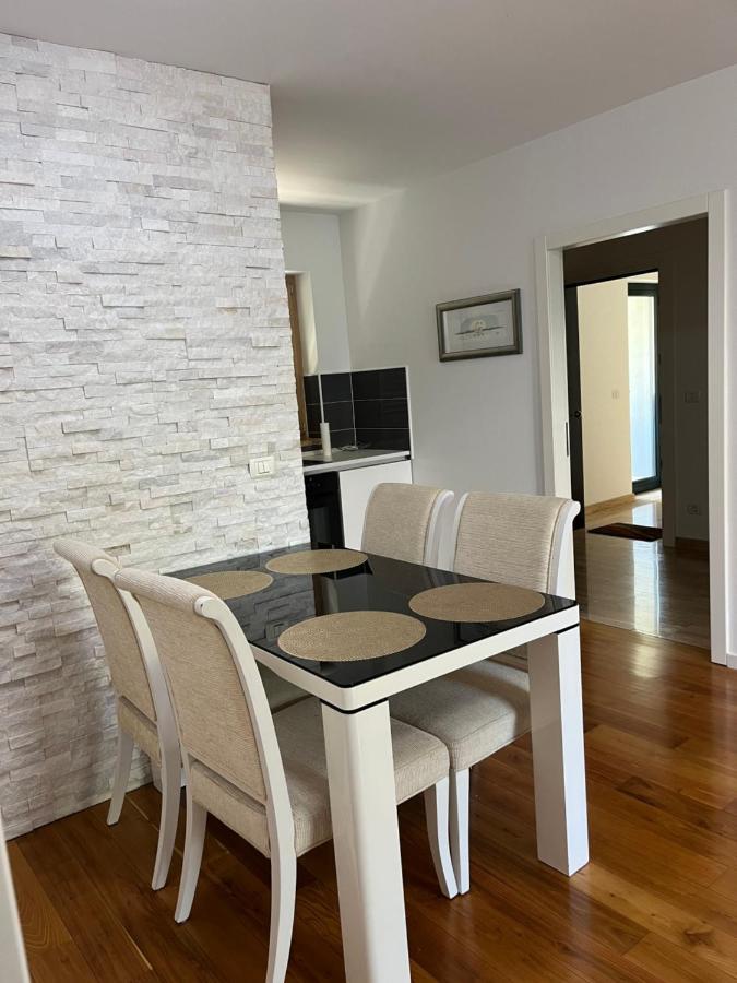 Aron Apartment *