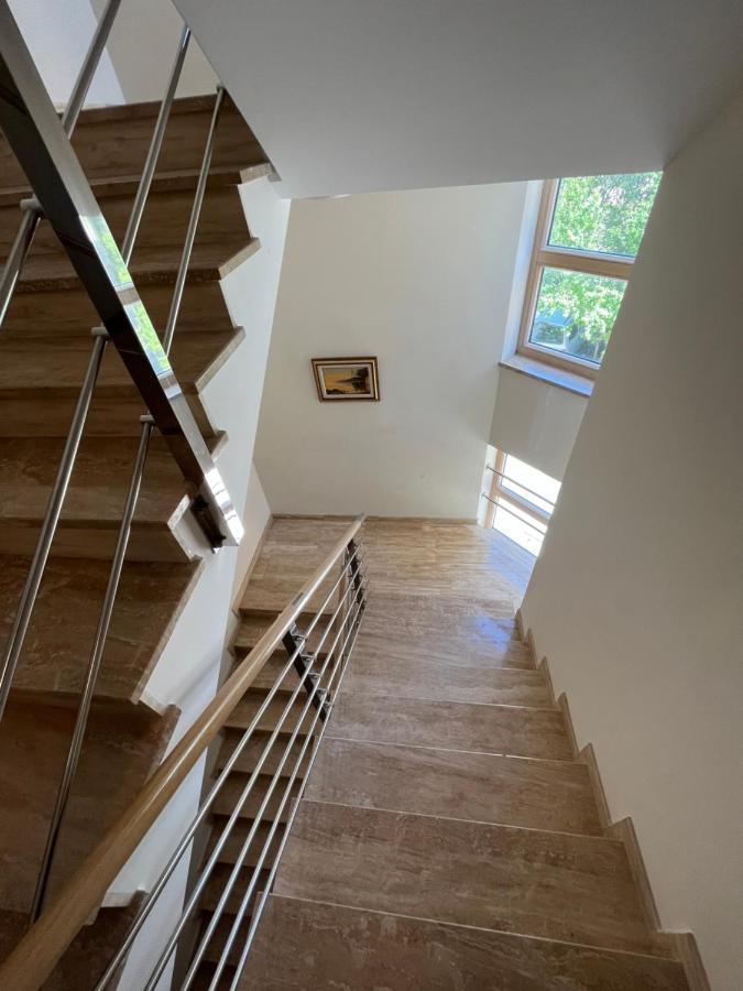 Apartment Aron *